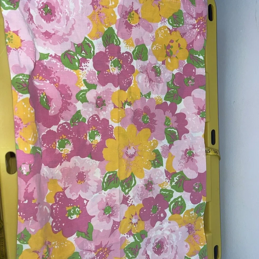 Vintage Pillowcase, Wabasso 1970's Mod Flower Power